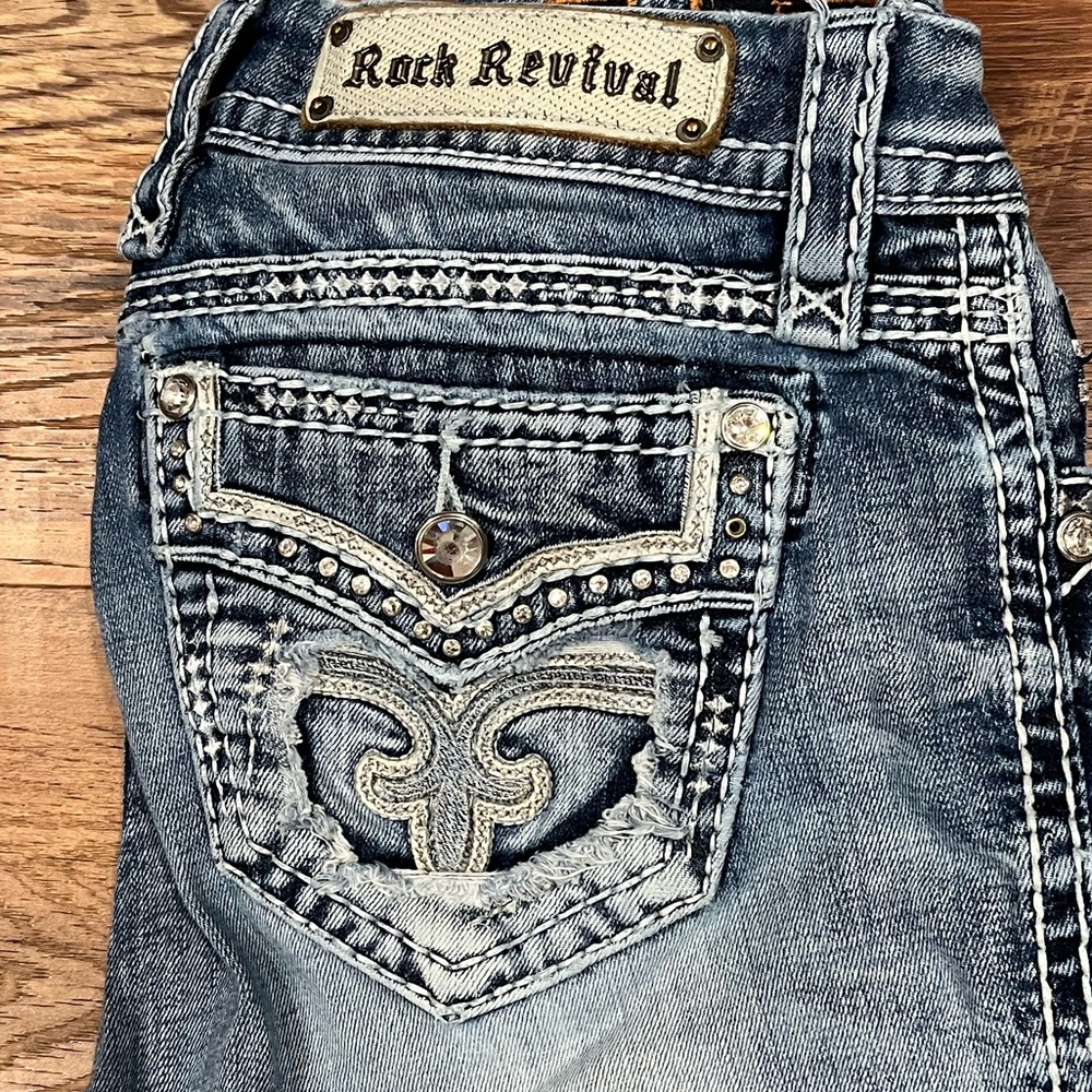 Rock Revival Distressed Blue Jeans Fay Easy Cuff Skinny 27